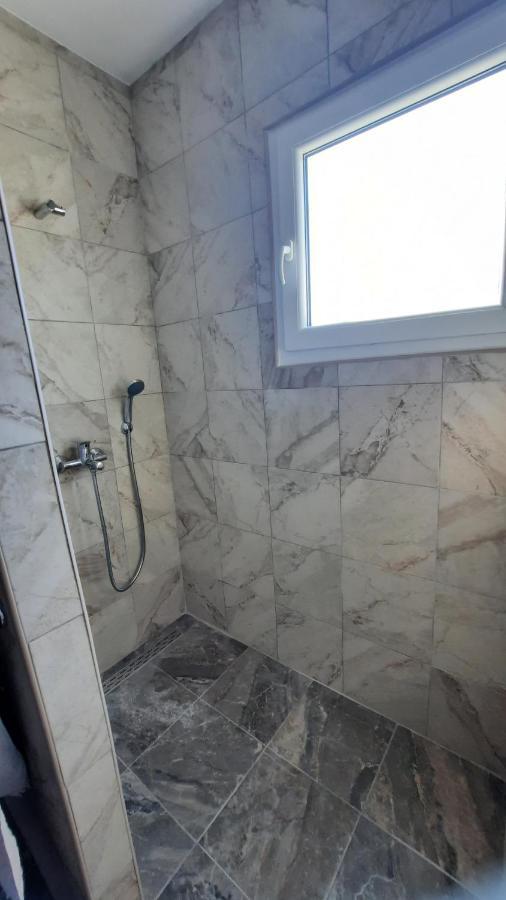 Apartment Pinoapplosinj Veli Lošinj Exterior foto