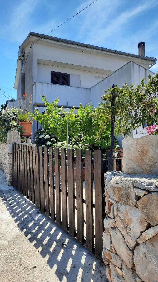 Apartment Pinoapplosinj Veli Lošinj Exterior foto